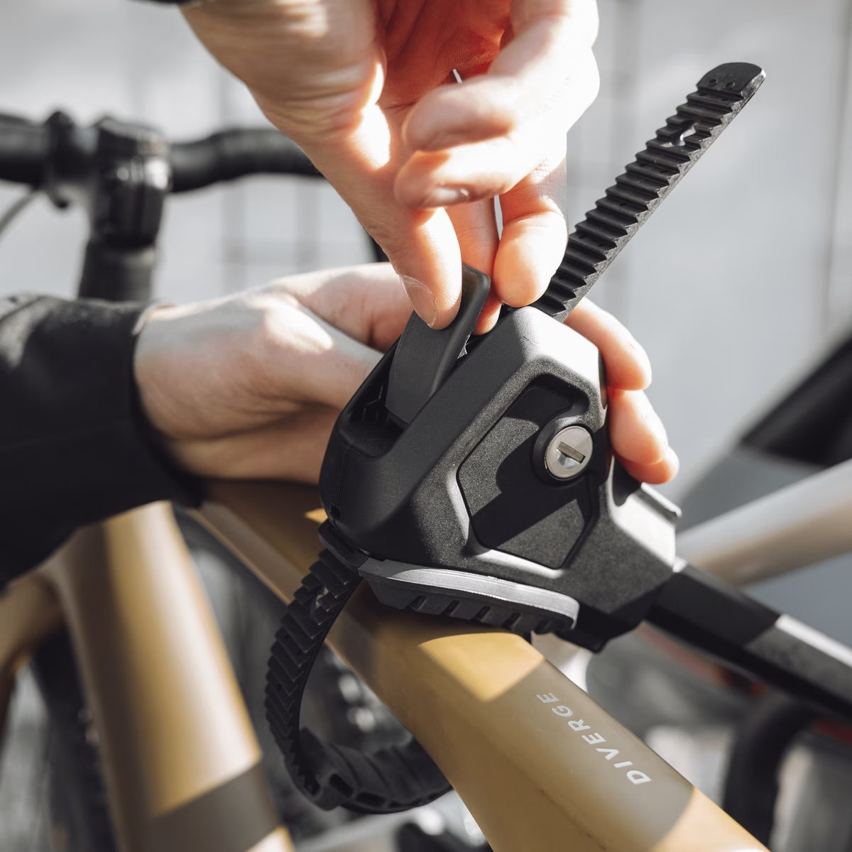 Thule fietsendrager EasyFold 3 2bike 13 pin 9441 met gratis High-Grade Lock