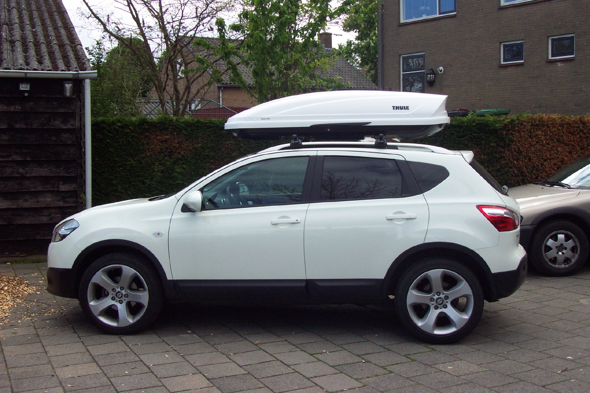 Thule Motion XL white glossy 6208W